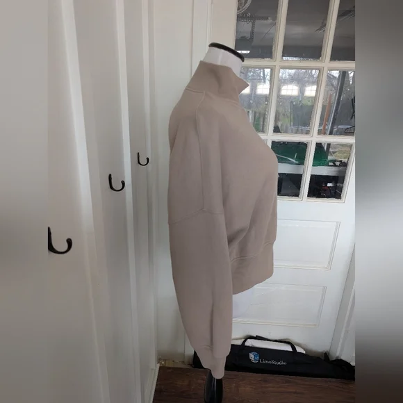 Wild Fable Cropped Mockneck - Picture 8 of 9